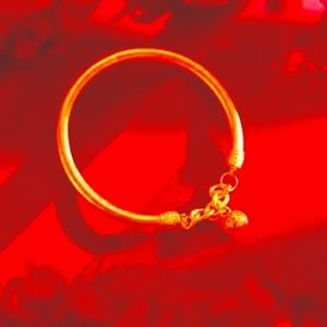 Gold bracelet
